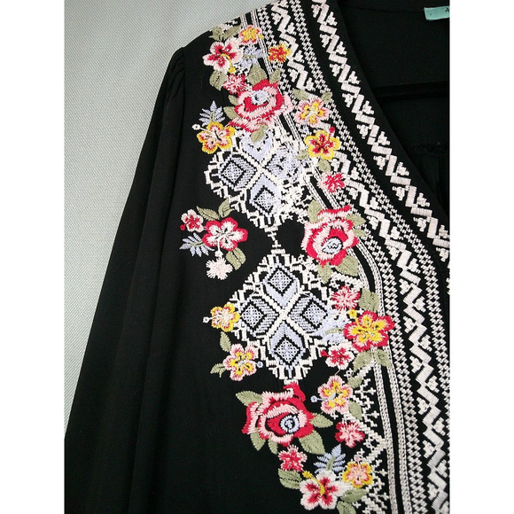 April Sky BOHO Chic Black Floral Embroidered Blouse/Top-Women's 1X - Picture 5 of 10